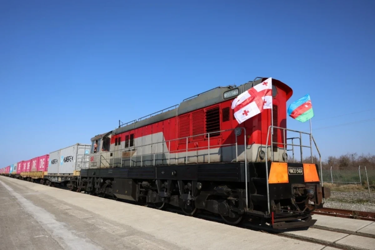 Poti–Bakı ekspres blok-qatarı yola salındı