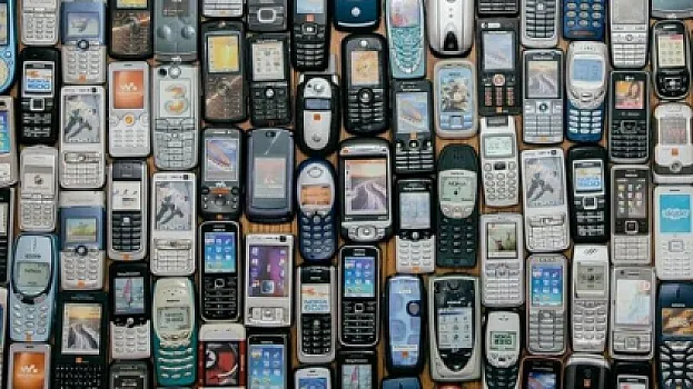 Düyməli telefonlara böyük qayıdış başladı: 