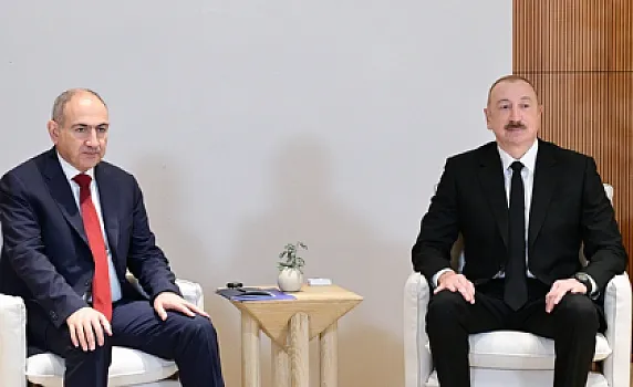 İlham Əliyev və Nikol Paşinyan arasında 