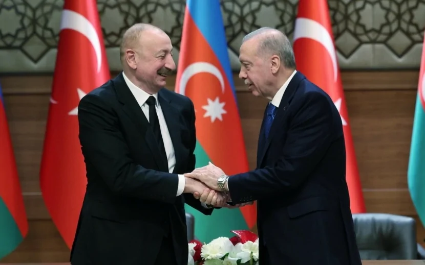 Ərdoğan İlham Əliyevi 