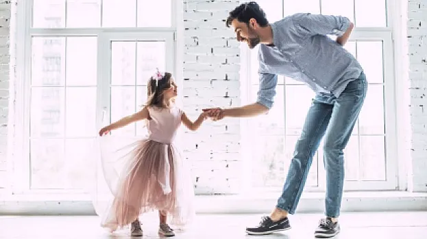 Atadan qıza genetik olaraq hansı xəstəliklər və xüsusiyyətlər ötürülür?