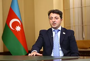 Trampın sülh təşəbbüsləri və Azərbaycanın nümunəvi rolu