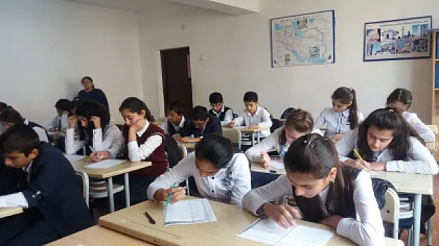Şagirdlər psixoloji təzyiq altındadır –