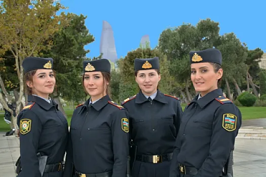 Nazirlik 30 yaşadək xanımları
