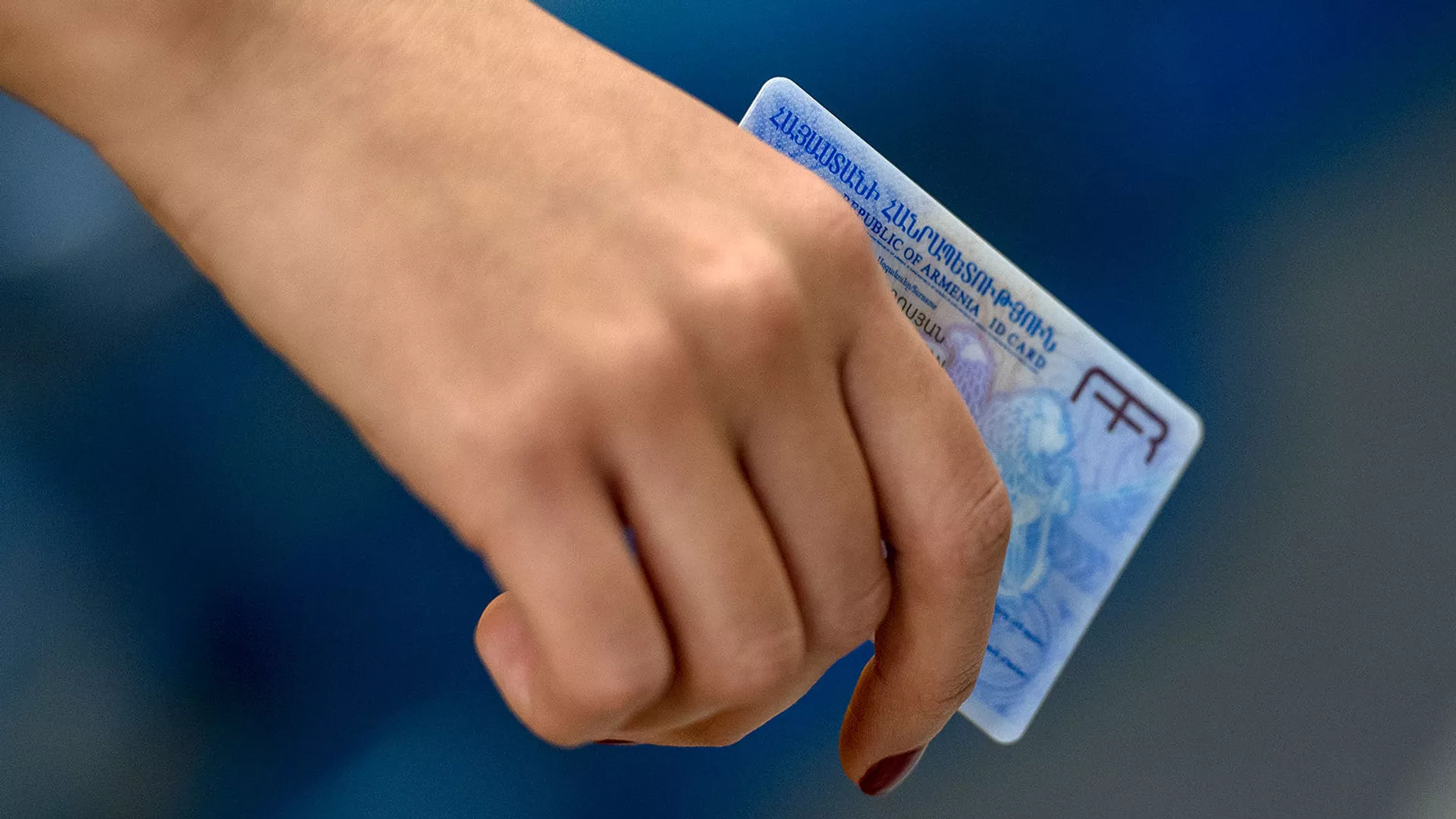Ermənistanda yeni şəxsiyyət vəsiqələri: