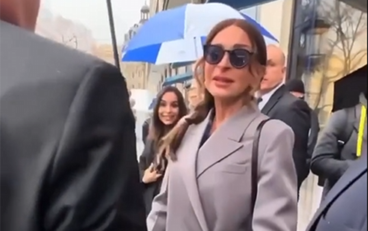 “Qadın paltarında səfirlikdə gizlənən siz idiz?..” - 