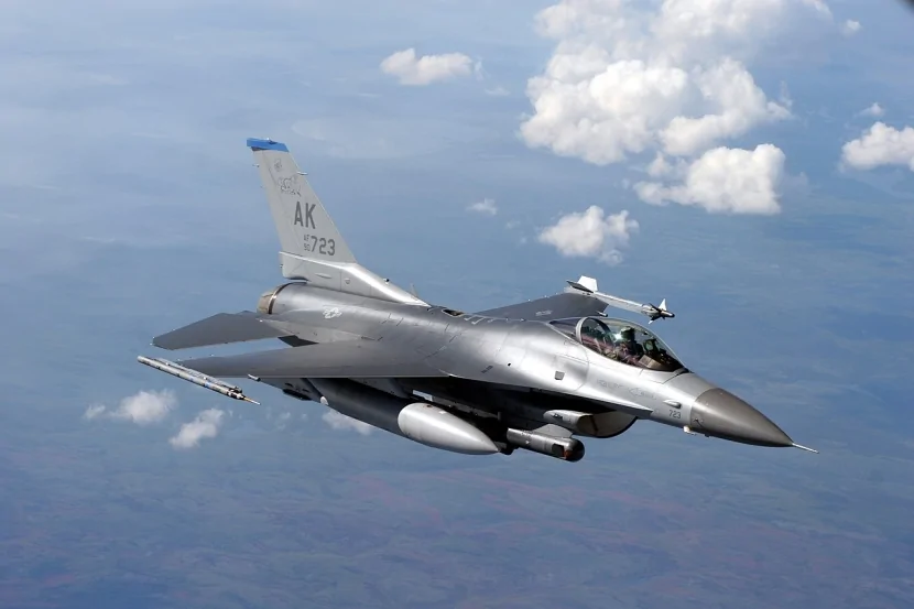 F-16 qəzaya uğradı - 