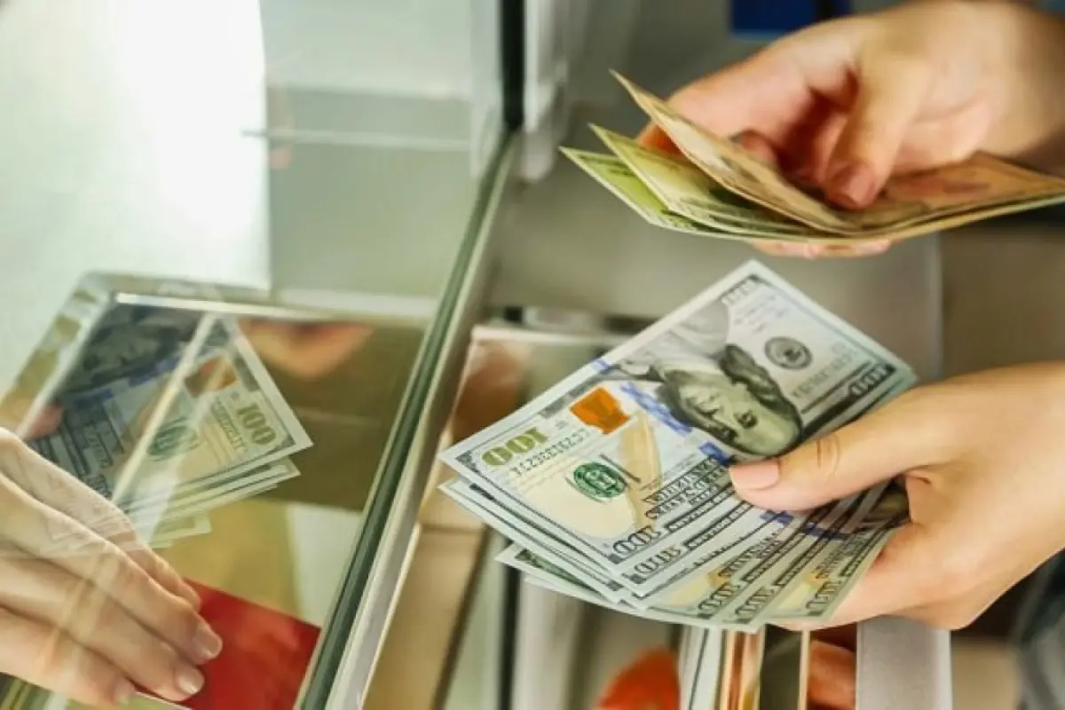 Azərbaycanda dollar satışı kəskin 