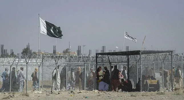 Pakistan "Taliban"ın 352 