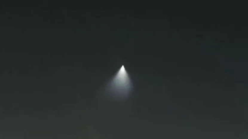 İran ABŞ bazalarına yeni raketini buraxır