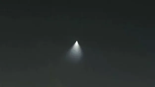 İran ABŞ bazalarına yeni raketini buraxır