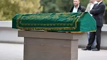 Tanınmış həkim