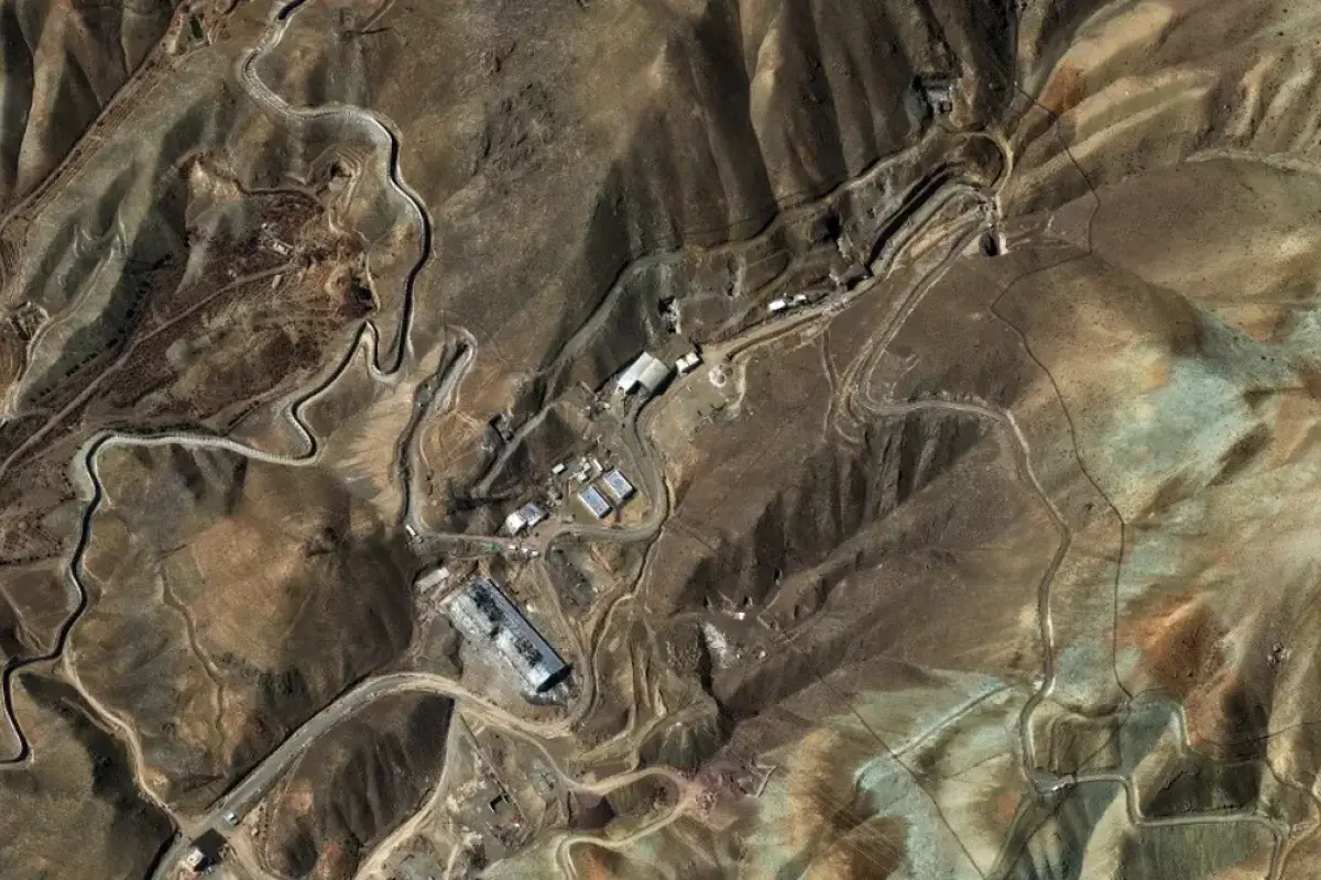 ABŞ və İsrail İranın yeraltı raket bazalarını hədəflədi