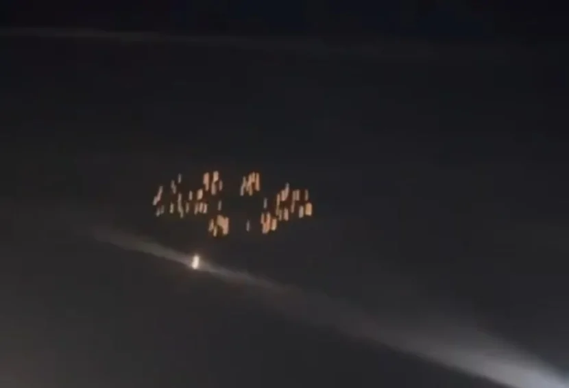 İran İsrailə kasetli raketlər atdı