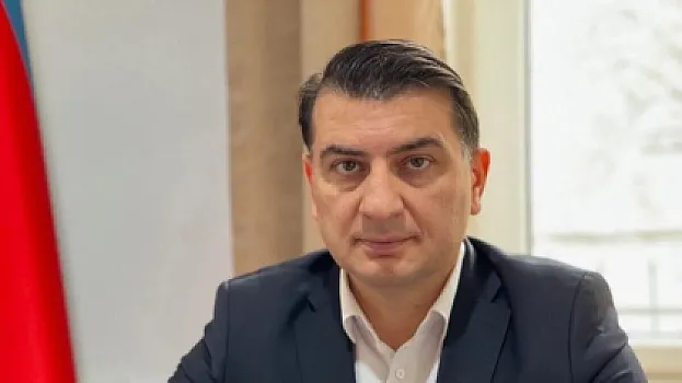 Azər Qasımlıya