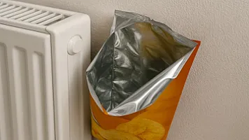 Radiatorların arxasına boş çips paketi qoyun və fərqi görün