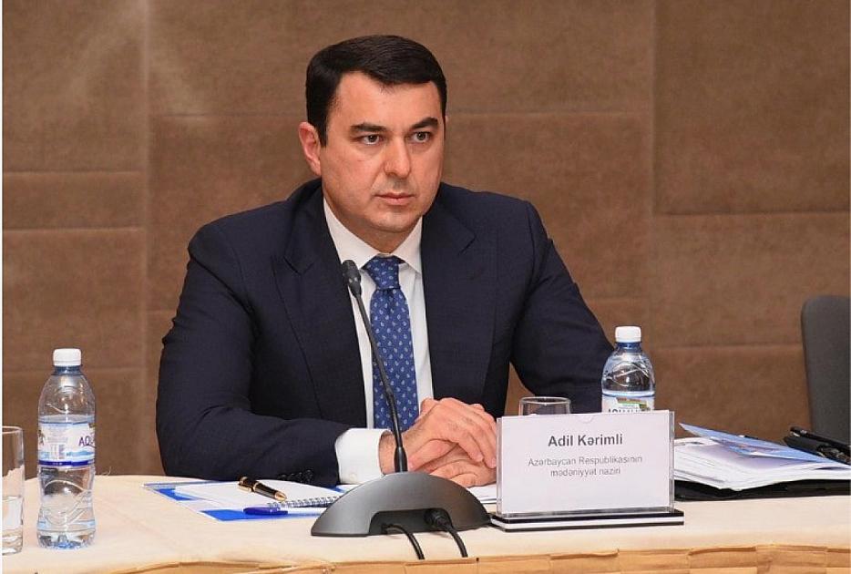 "İxtisasını bilməyən müəllimlər var" -