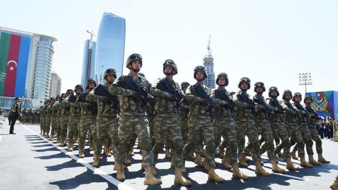 Bu ixtisası bitirənlər zabit kimi