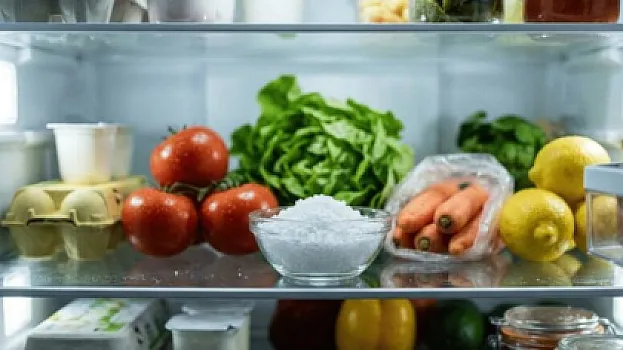 Soyuducuya bir qab duz qoyun və gözləyin: Nəticəni görəndə təəccüblənəcəksiniz