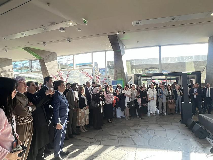 Modelyer Leyla Babazadə tərəfindən yaradılmış milli geyim kolleksiyası YUNESKO-nun mənzil-qərargahında  