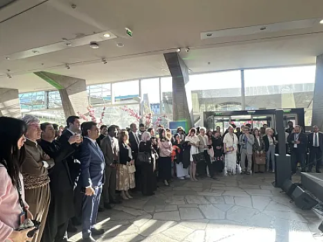 Modelyer Leyla Babazadə tərəfindən yaradılmış milli geyim kolleksiyası YUNESKO-nun mənzil-qərargahında  
