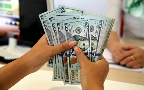 Azərbaycana dollar axını -