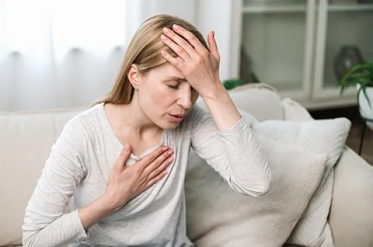 Qadınların yorğunluqla səhv saldığı infarkt simptomları açıqlanıb