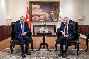 DÖVLƏT KOMİTƏSİNİN SƏDRİ TÜRKİYƏNİN DİYANƏT İŞLƏRİ İDARƏSİNİN RƏHBƏRİ İLƏ GÖRÜŞÜB