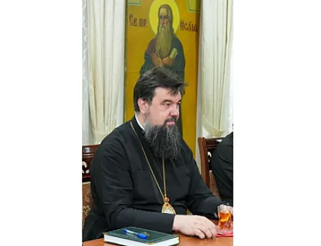 Yepiskop Aleksiy Smirnov indi də mənzil davası açdı –