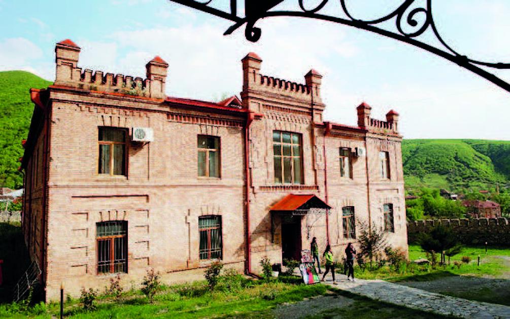 Şəkinin XIX əsr qala abidələri -