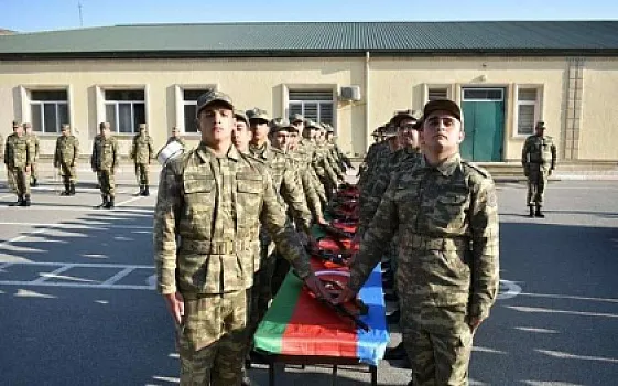 Orta təhsillilər də bir il hərbi xidmət KEÇƏCƏK?