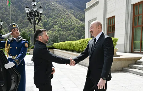 Volodimir Zelenski Azərbaycanda işgüzar səfərdədir