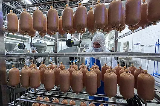 Kolbasalara tualet kağızı vurulur?-