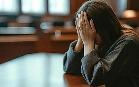 “Məni narkomanlarla evdə tək qoyurdular” 