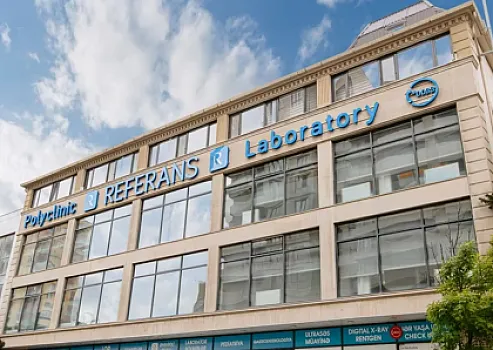 “Referans” klinikasının direktoru həyat yoldaşını niyə güllələyib?