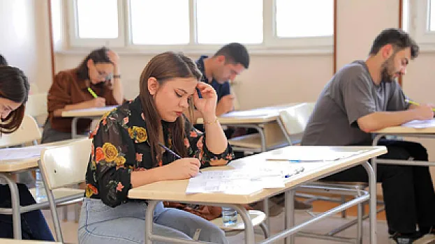 Gələn il abituriyentlər xarici dildə 100 sözdən ibarət mətn yazacaq