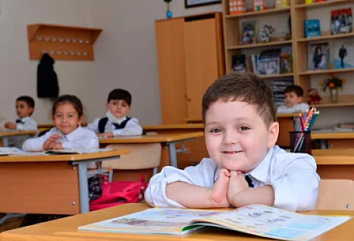 Tədrisi digər dillərdə aparılan məktəblərə qəbul dayandırılıb?