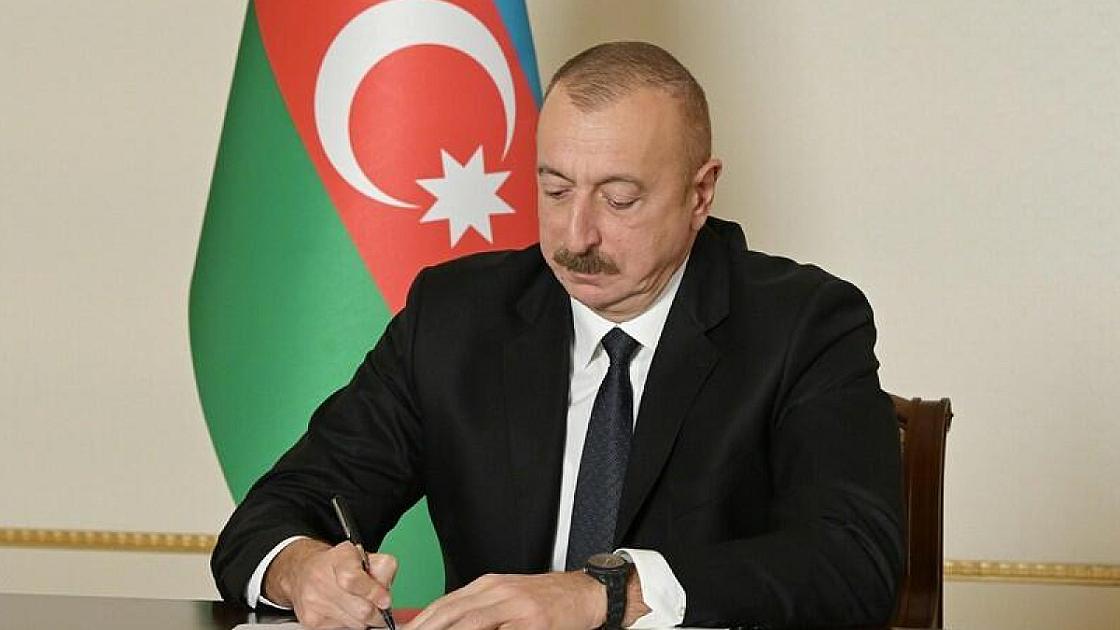 Prezident bu şəxsləri təltif etdi -