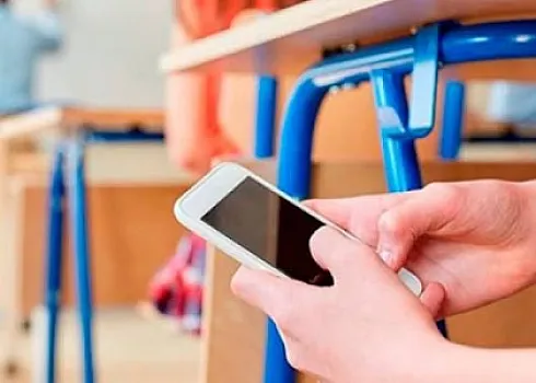 Qəbul imtahanında 10 nəfərdə telefon TUTULDU