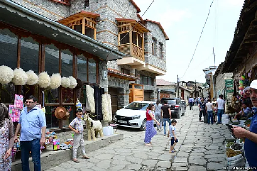 Neft ölkəsində turizm: Şaxələnmiş iqtisadiyyatın strateji Lahıc modeli -