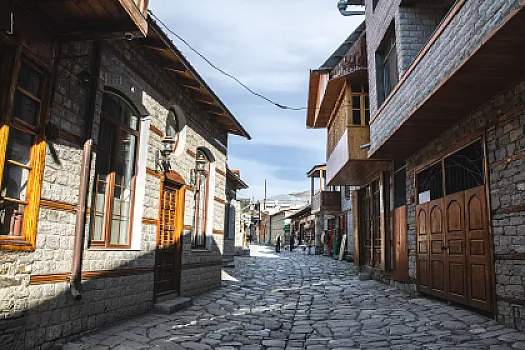 Şərq sivilizasiyasında LAHICIN ROLU -