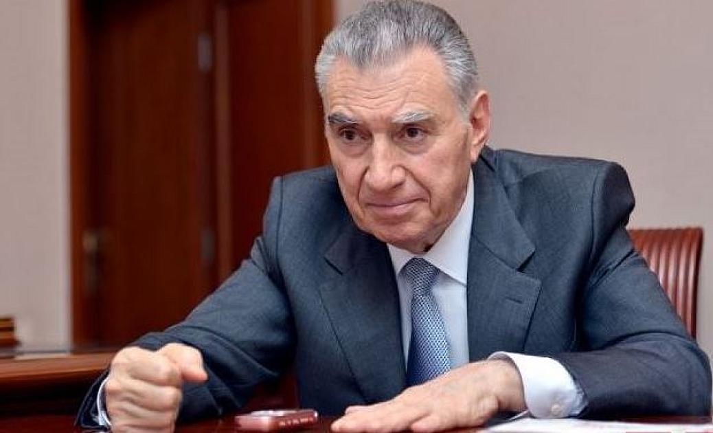 “Əli Həsənov “Qaçqınkom” sədri olanda evləri açıqcasına SATIRDILAR” -