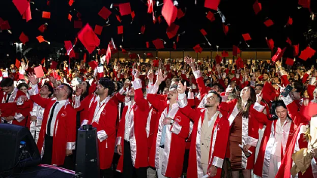 Antalya Belek Universitetində məzuniyyət həyəcanı