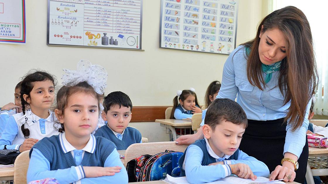 Müəllim və şagirdlərin geyimi ilə bağlı tələblər qanuna salınır