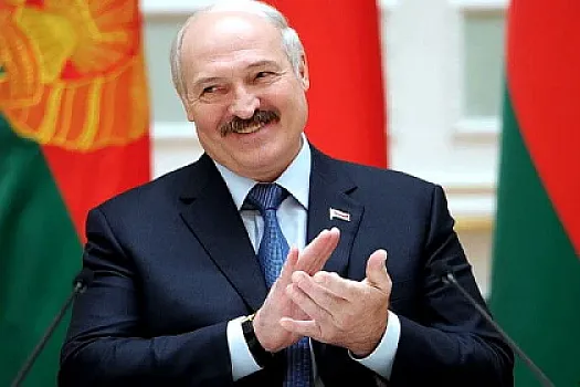 Lukaşenkoya inək hədiyyə edildi