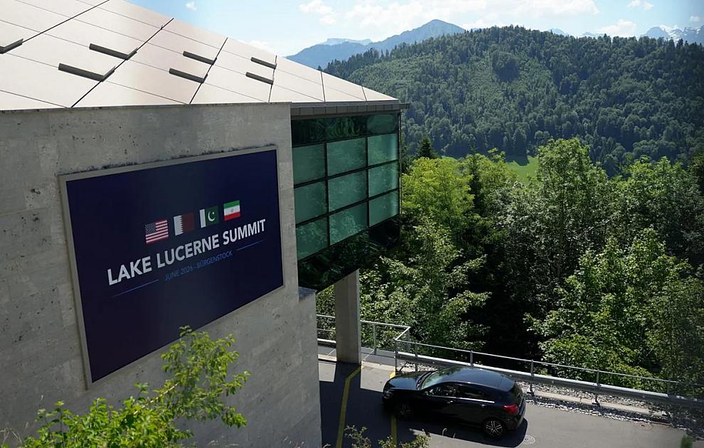 İran Hörmüz boğazının açılması üçün şərtlərini açıqlayıb
