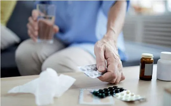 Nəzarətsiz D vitamini və sink qəbul edən qadınlar risk altında 