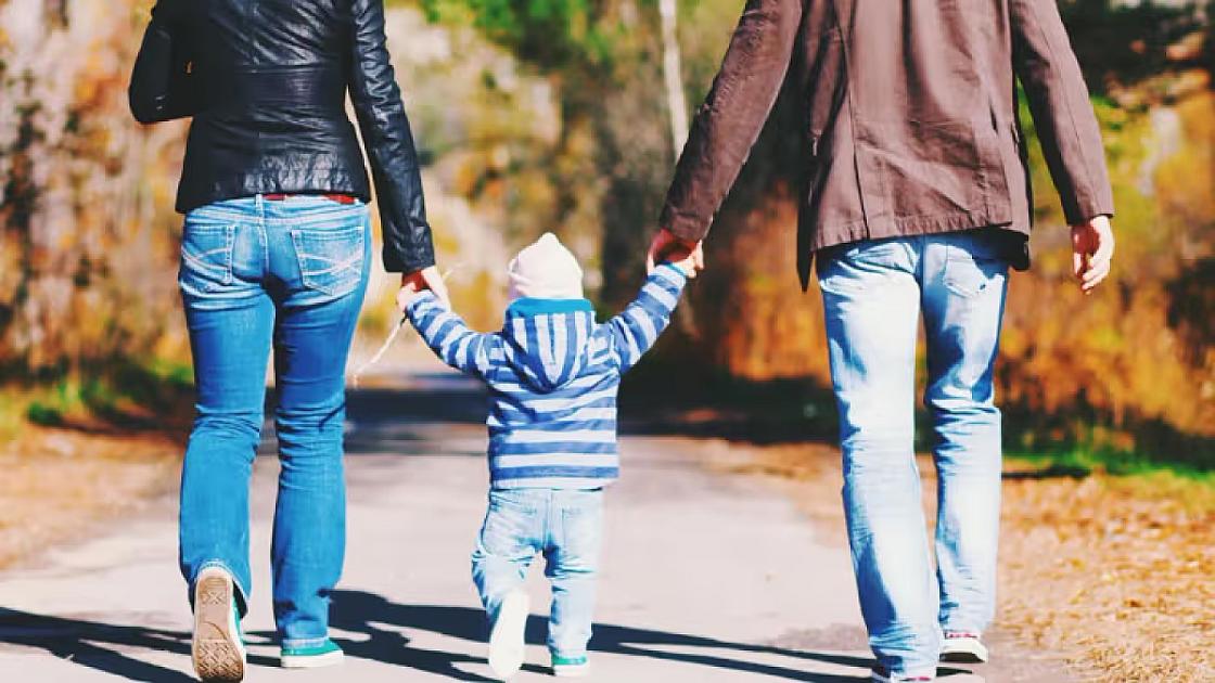 Son altı ayda Azərbaycanda 73 uşaq övladlığa verilib