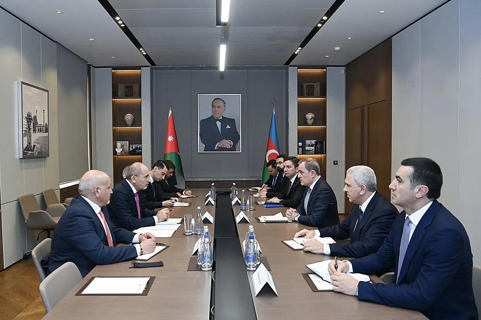 Azərbaycan və İordaniya XİN başçıları geniştərkibli görüş keçirib
