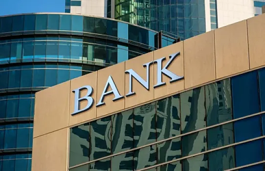 Azərbaycanda bankların qazandığı milyonlar hara gedir? 